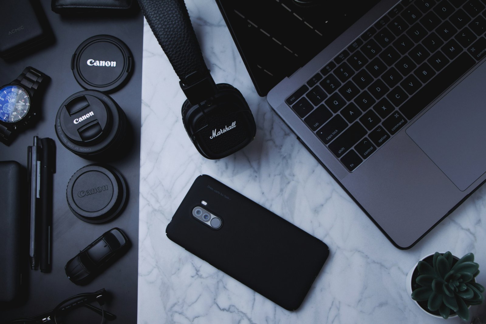 UI design templates on screen